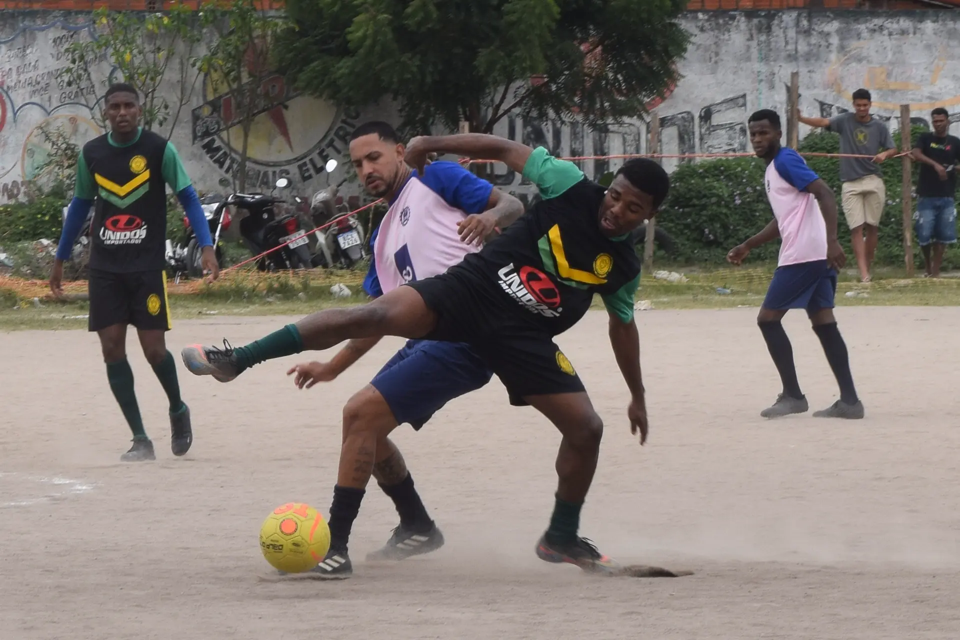 Muito Equilíbrio nos Jogos da Abertura do Tradicional Campeonato Amador do Bairro do Tomba